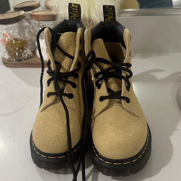Dr. Martens Shoes - Dr. Martens Tan Ankle Boots NWT
